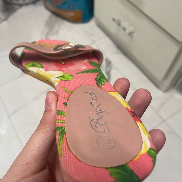 Beyond- 7.5 Kitten Pink Floral Heels - Picture 12 of 12